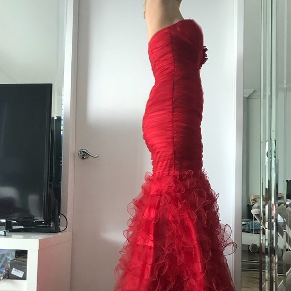 Perfect Prom Dress - Picture 5 of 8